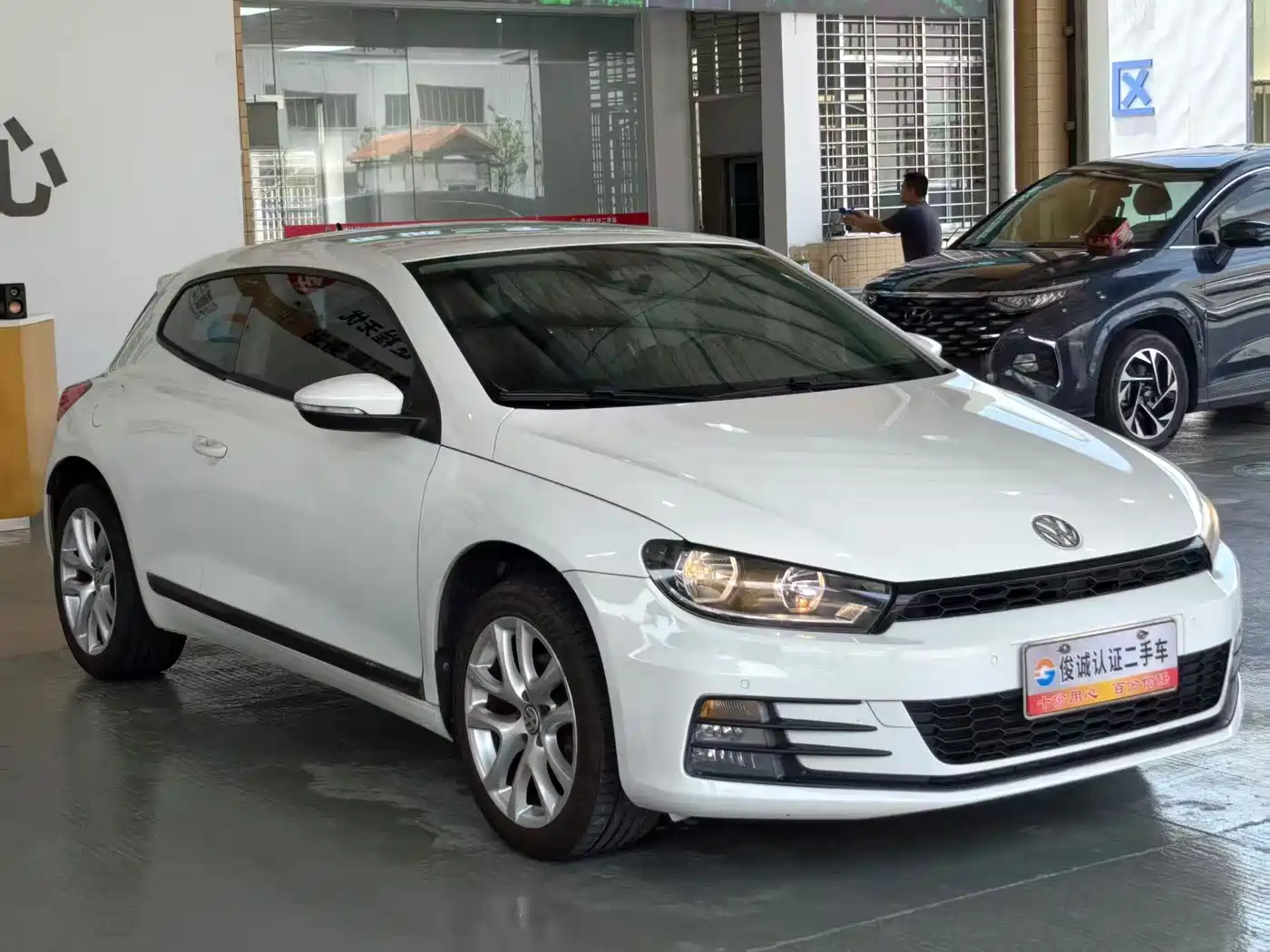 Photo 3 - Volkswagen Scirocco