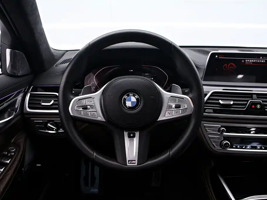 BMW 7 Series 2022 740Li xDrive Executive M Sport Package фото 7