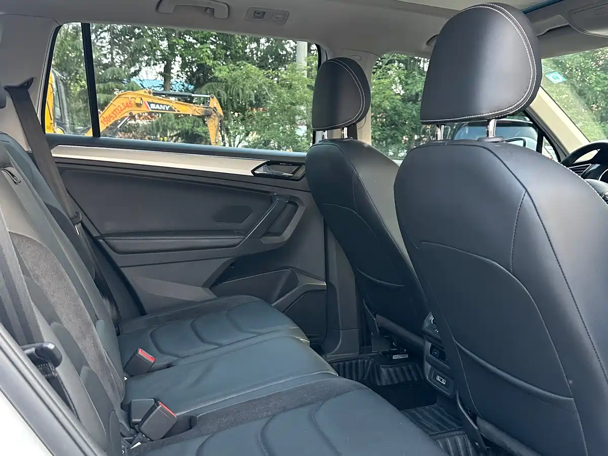 Volkswagen Tiguan L 2017 330TSI Automatic 2WD Luxury Edition фото 11