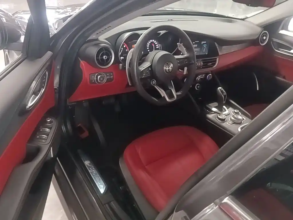 Alfa Romeo Giulia 2021 2021 2.0T 280HP Luxury