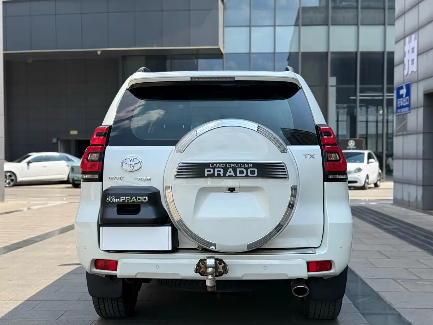Toyota Prado 2018 3.5L Automatic TX-L Rear-mounted Spare Tire фото 20