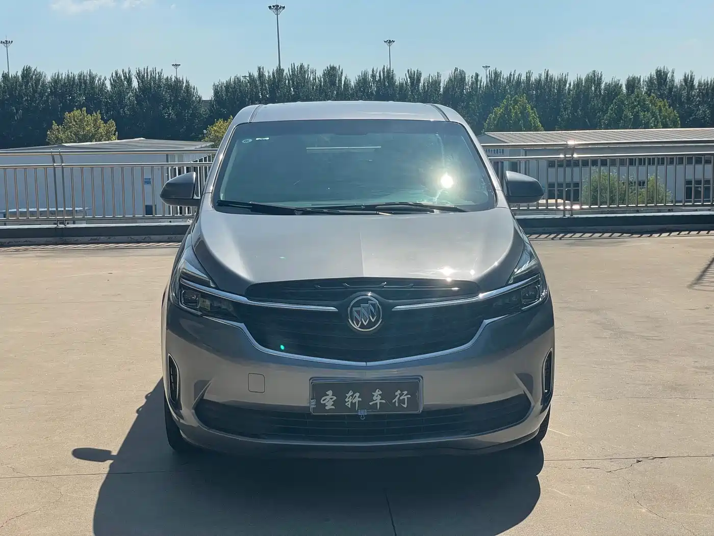 Фото 2 - Buick GL8
