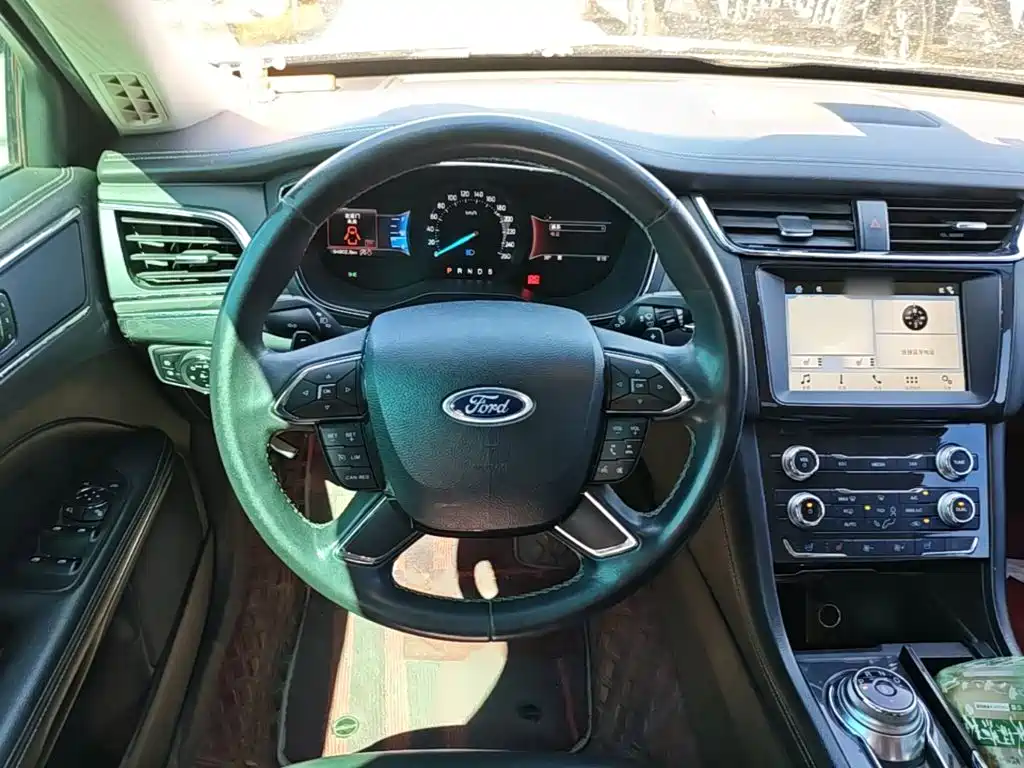 Фото 11 - Ford Taurus