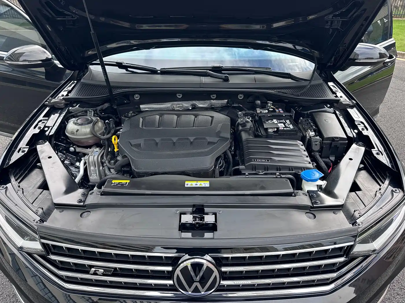 Volkswagen Magotan 2024 2024 2 Million Units Public Sharing Edition 330TSI DSG Luxury