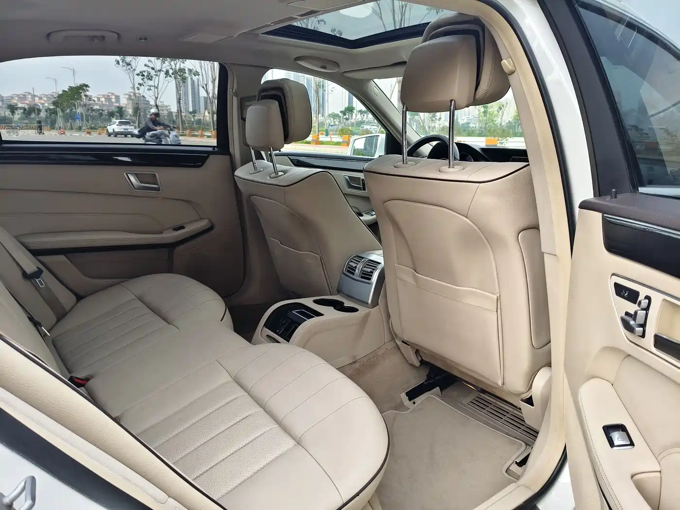 Mercedes-Benz E-Class 2015 E 260 L Sport фото 10