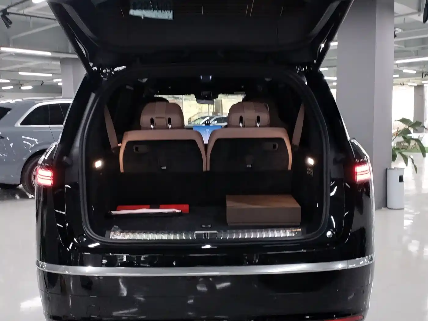 NIO ES8 2026 2025 Model 6-Seat Executive Luxury Edition