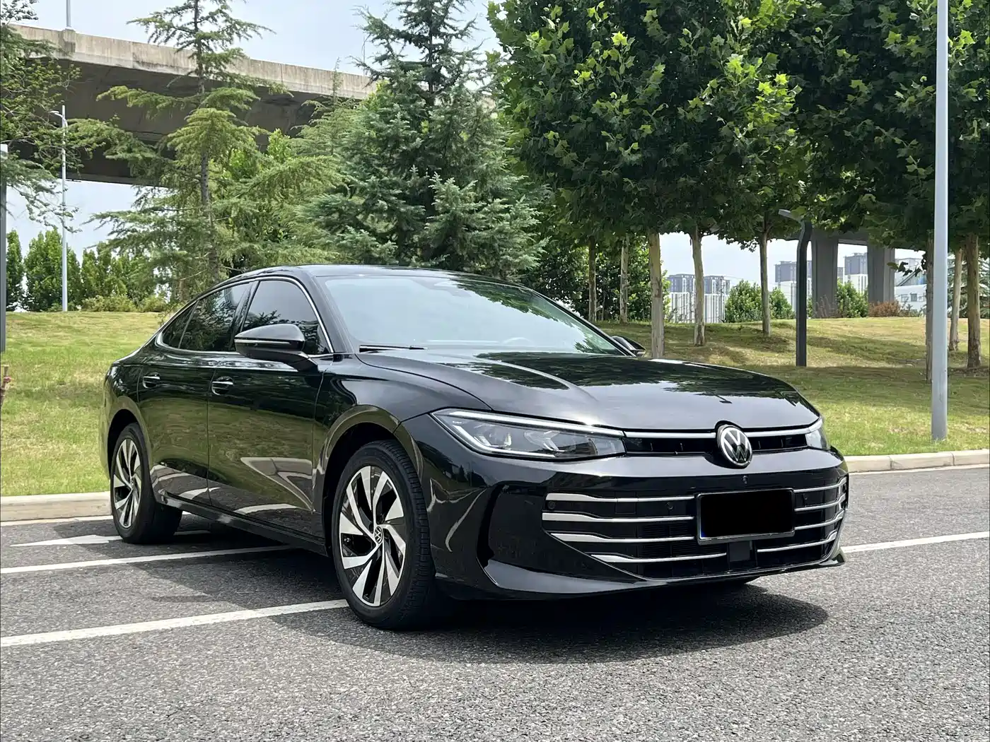 Фото 2 - Volkswagen Passat