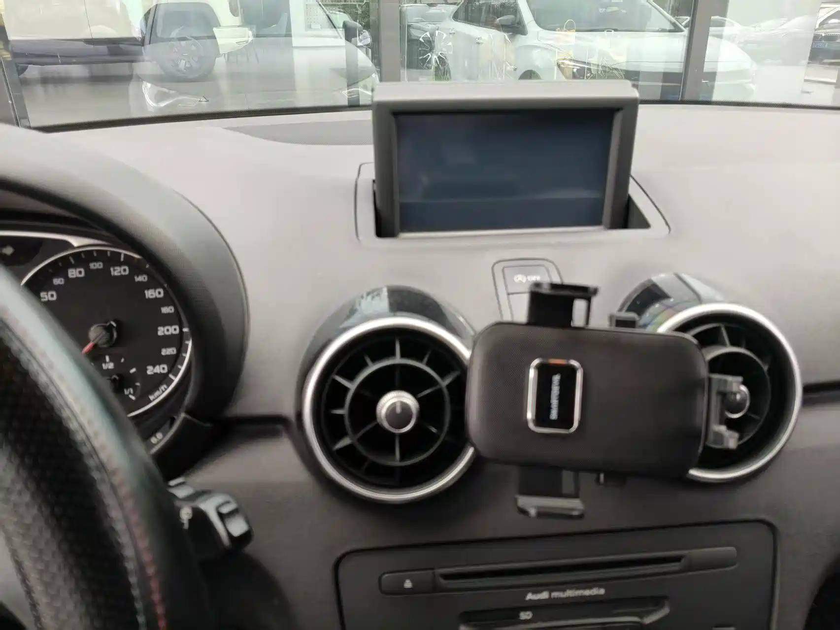 Фото 5 - Audi A1