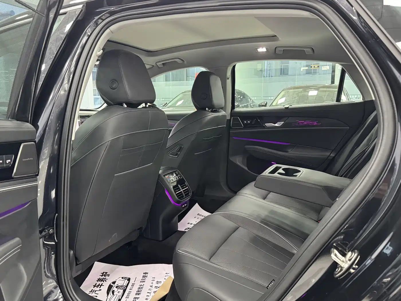 Volkswagen Passat 2025 Pro 380TSI Dragon Prestige Edition фото 8