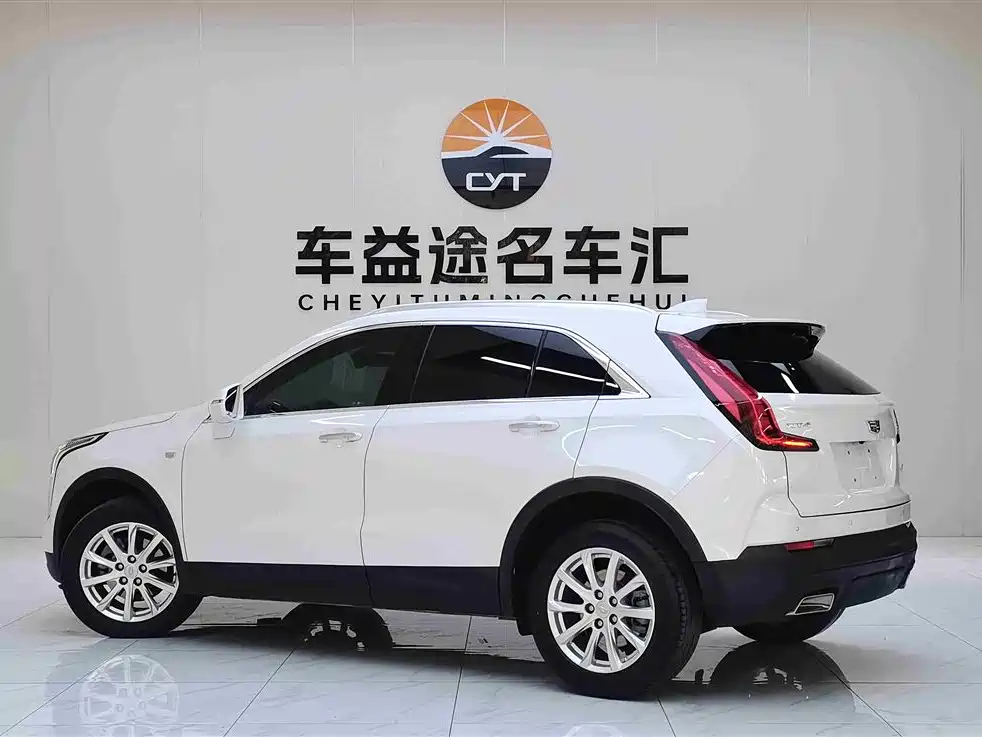 CADILLAC XT4