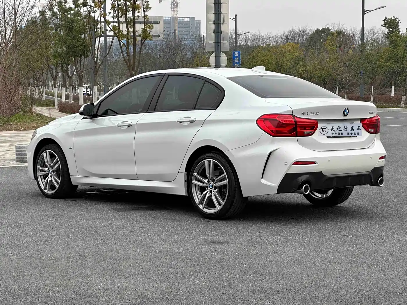 BMW 1 Series 2020 Model 125i Leading M Sport Package фото 17