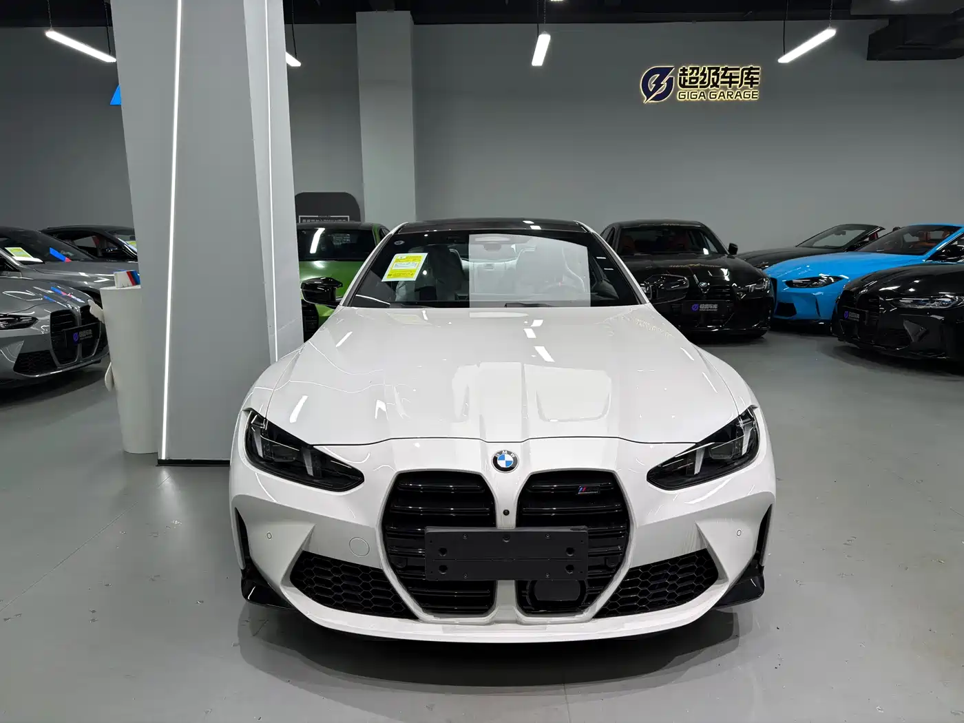 BMW M4 2024 BMW M4 Coupe M xDrive Competition фото 2