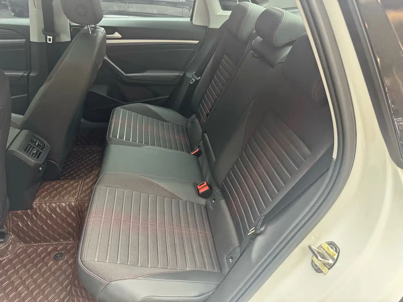Volkswagen Lavida 2024 Model 300TSI DSG Starlight Full Comfort Edition фото 16