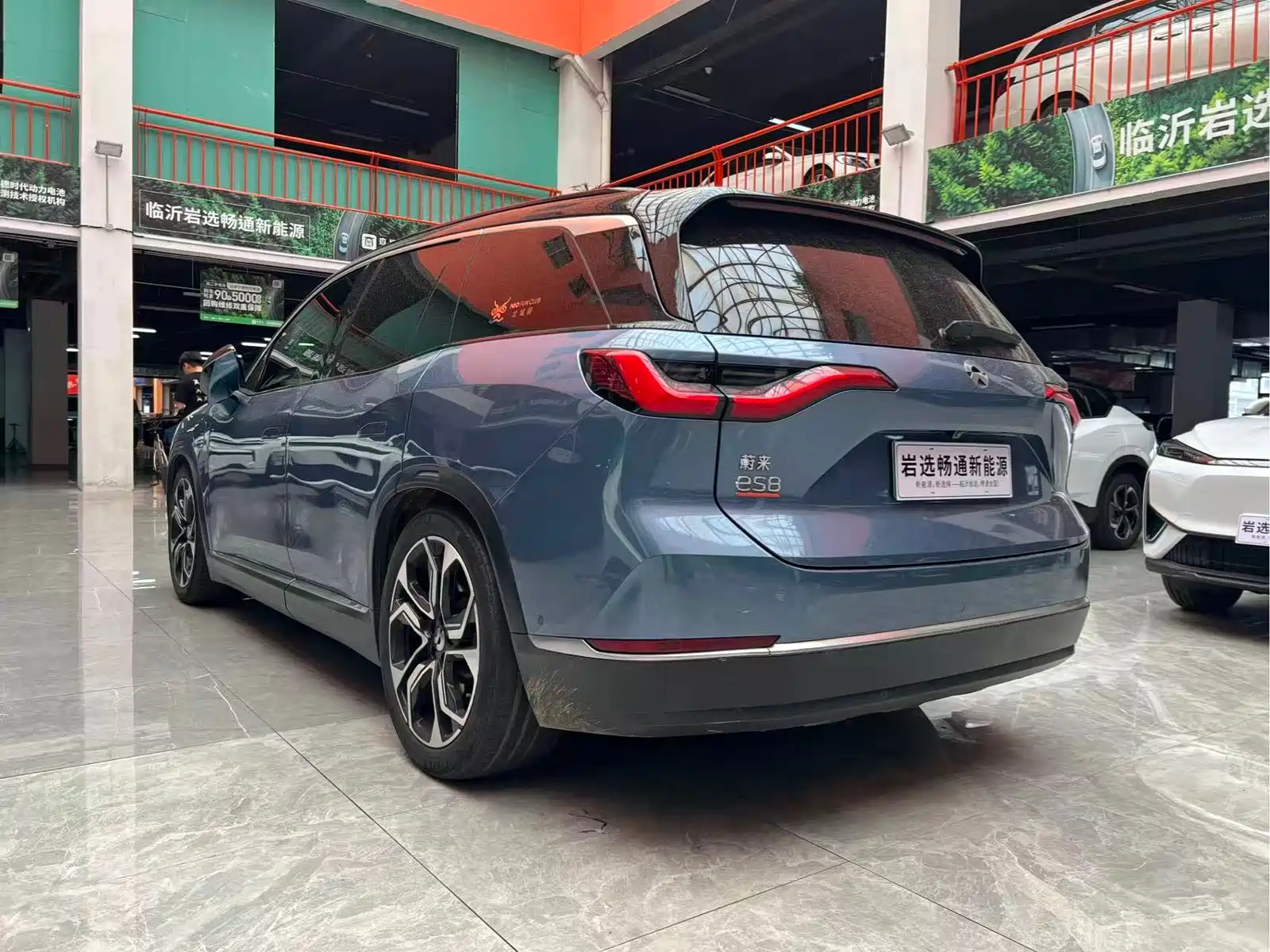 Фото 6 - NIO ES8