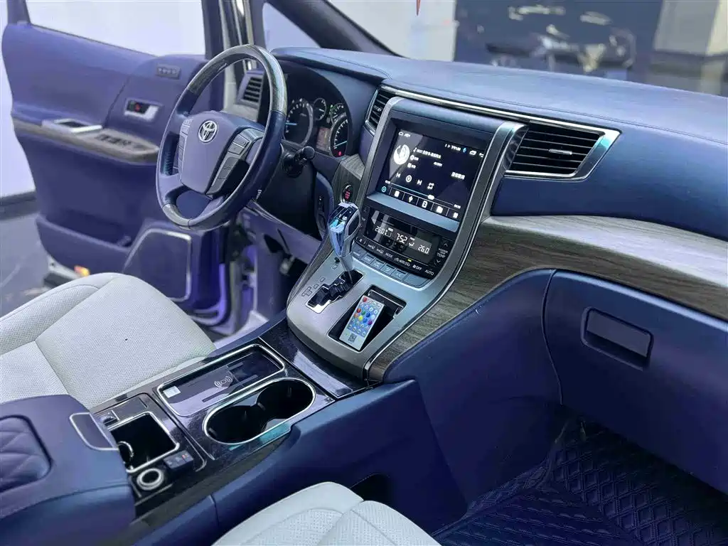 Toyota Alphard 2011 Model 2.4L Luxury фото 11