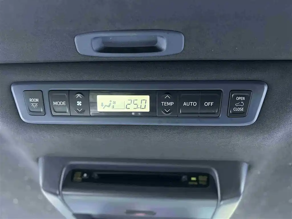 Toyota Alphard 2011 Model 2.4L Luxury фото 17