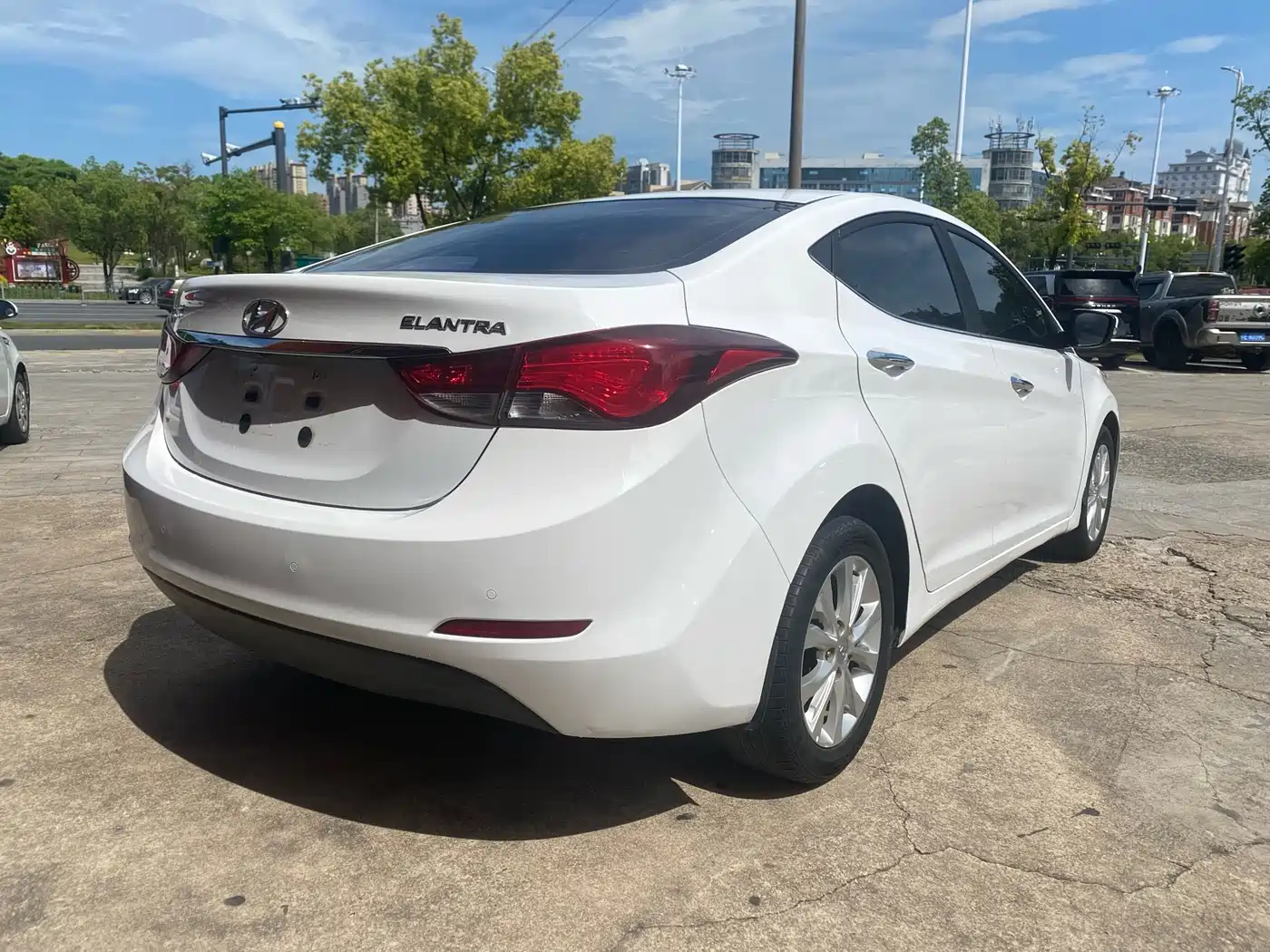 Hyundai Langdong 2016 1.6L Automatic Premium Edition фото 12