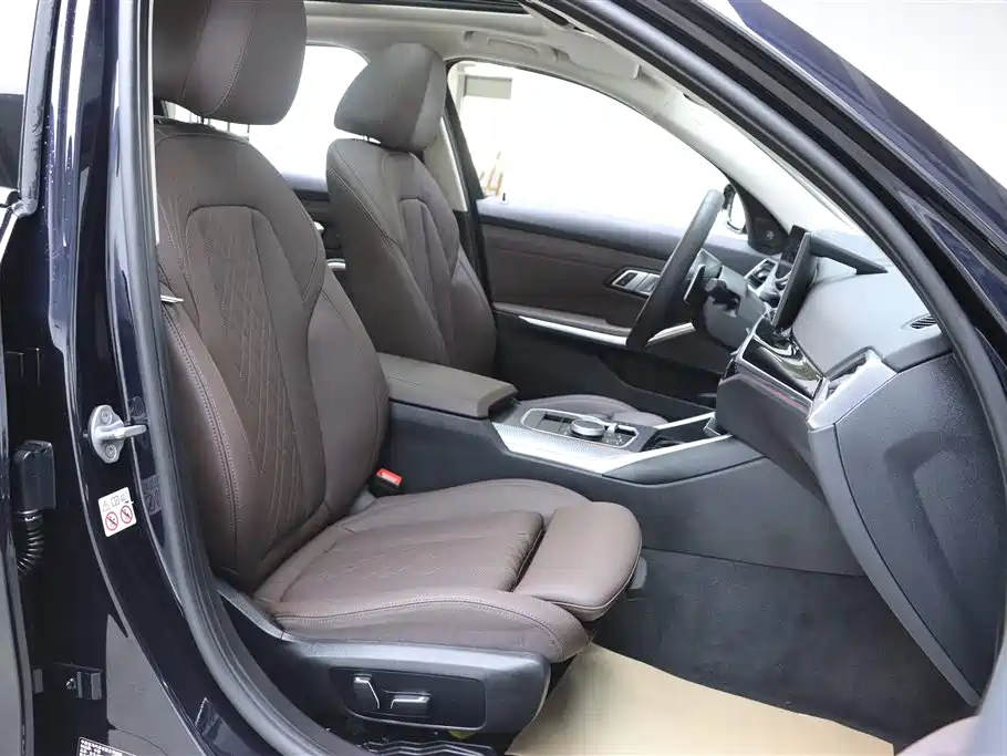 BMW 3 Series 2024 325Li M Sport Shadowline Package фото 19