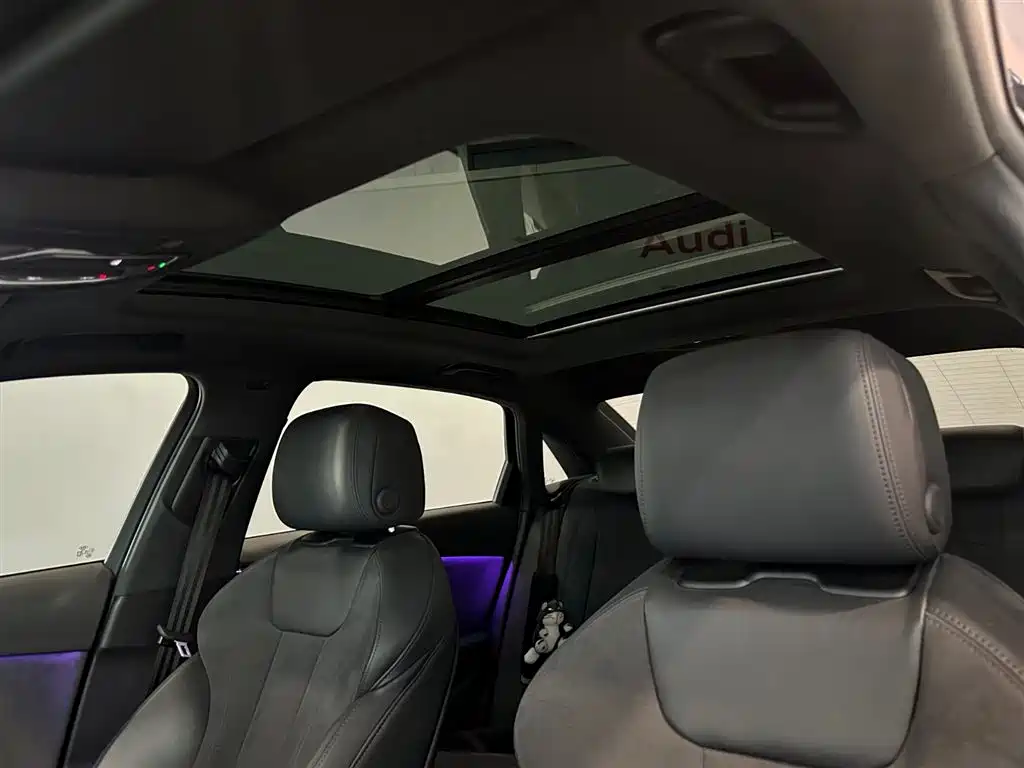 Фото 11 - Audi A4L
