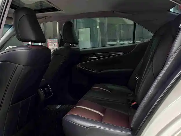 Toyota Crown 2017 2.0T Sport Edition фото 5