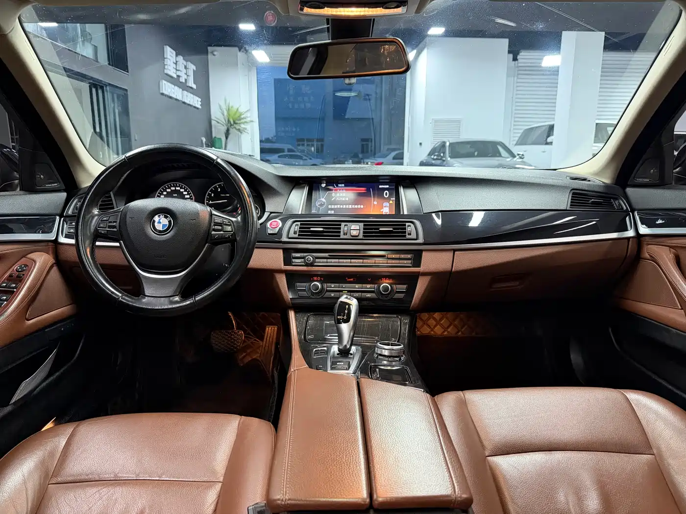 BMW 5 Series 2014 520Li Elegance фото 6