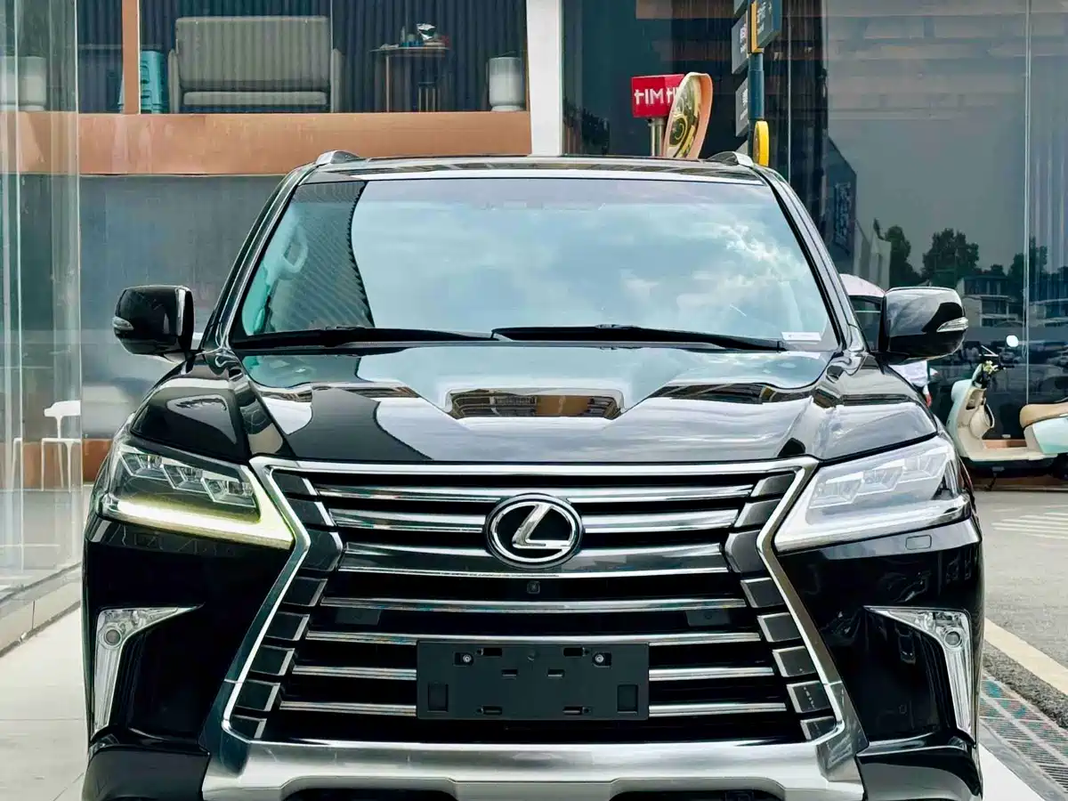 Lexus LX 2019 570 Dynamic Luxury Edition фото 3