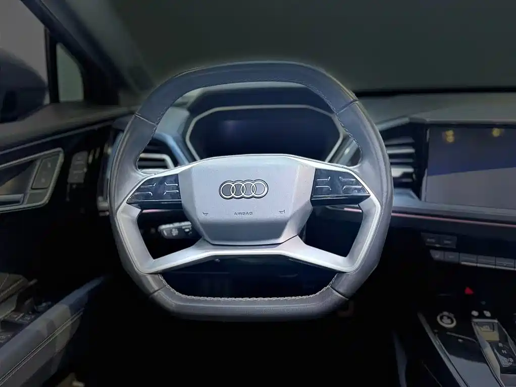 Audi Q4 e-tron 2023 50 e-tron quattro Creation Enjoyment Edition фото 10