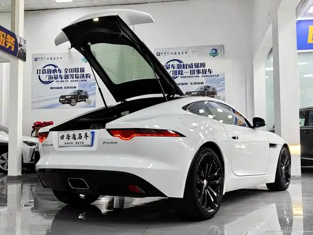 Фото 11 - Jaguar F-TYPE