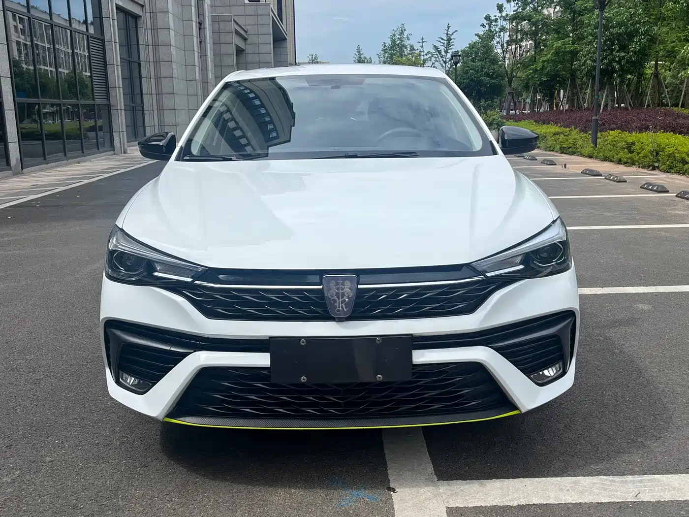 Фото 2 - Roewe i5