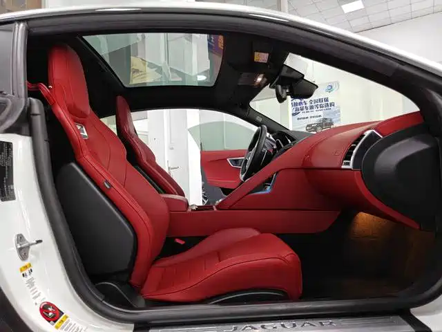 Фото 16 - Jaguar F-TYPE