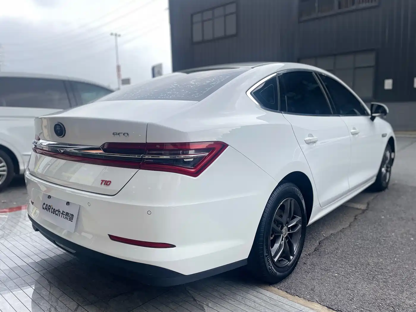 BYD Qin Pro 2018 1.5TI Automatic Smart Connected Dynamic Edition фото 13
