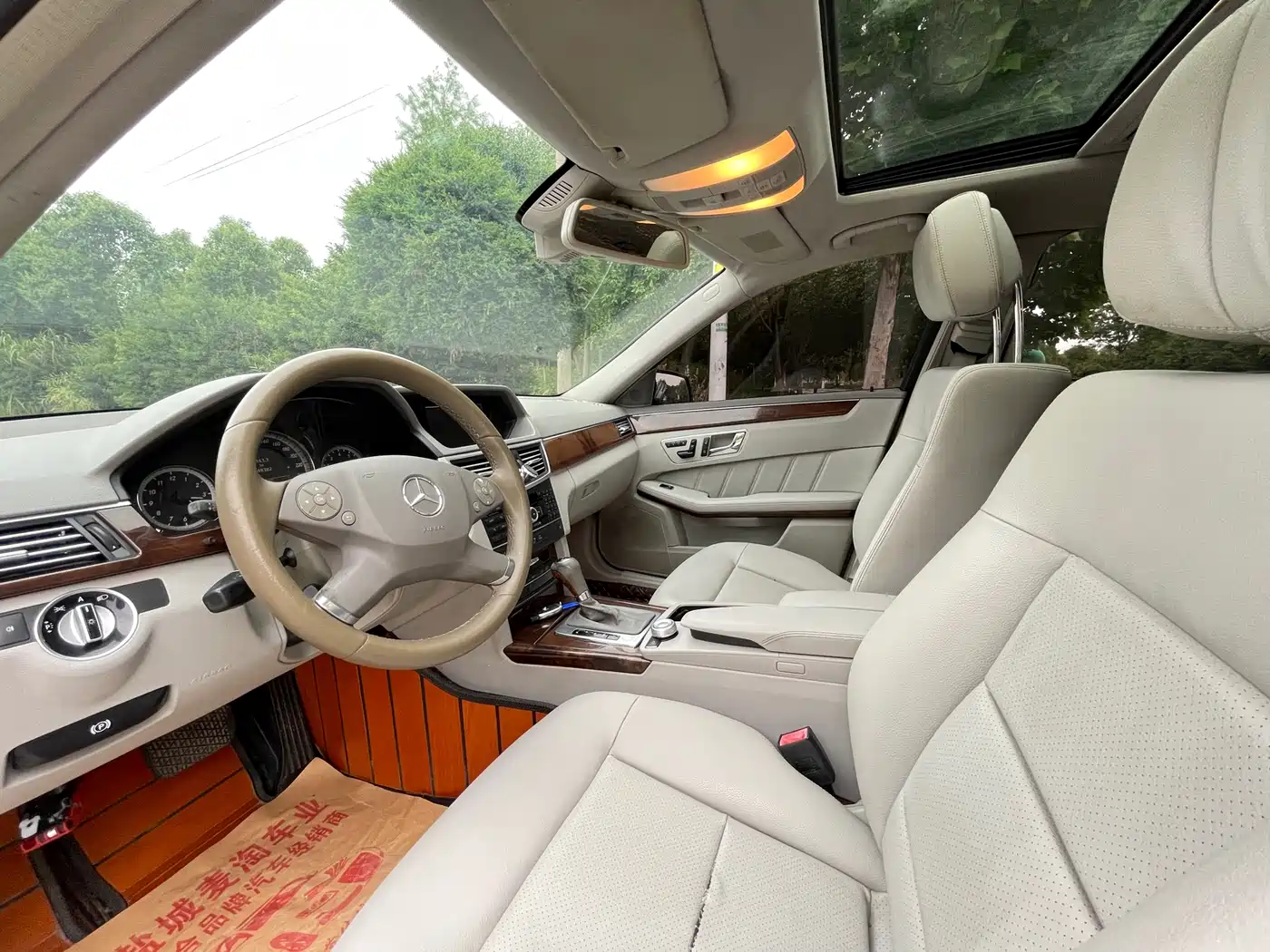 Mercedes-Benz E-Class 2011 E 260 L CGI Fashion фото 8