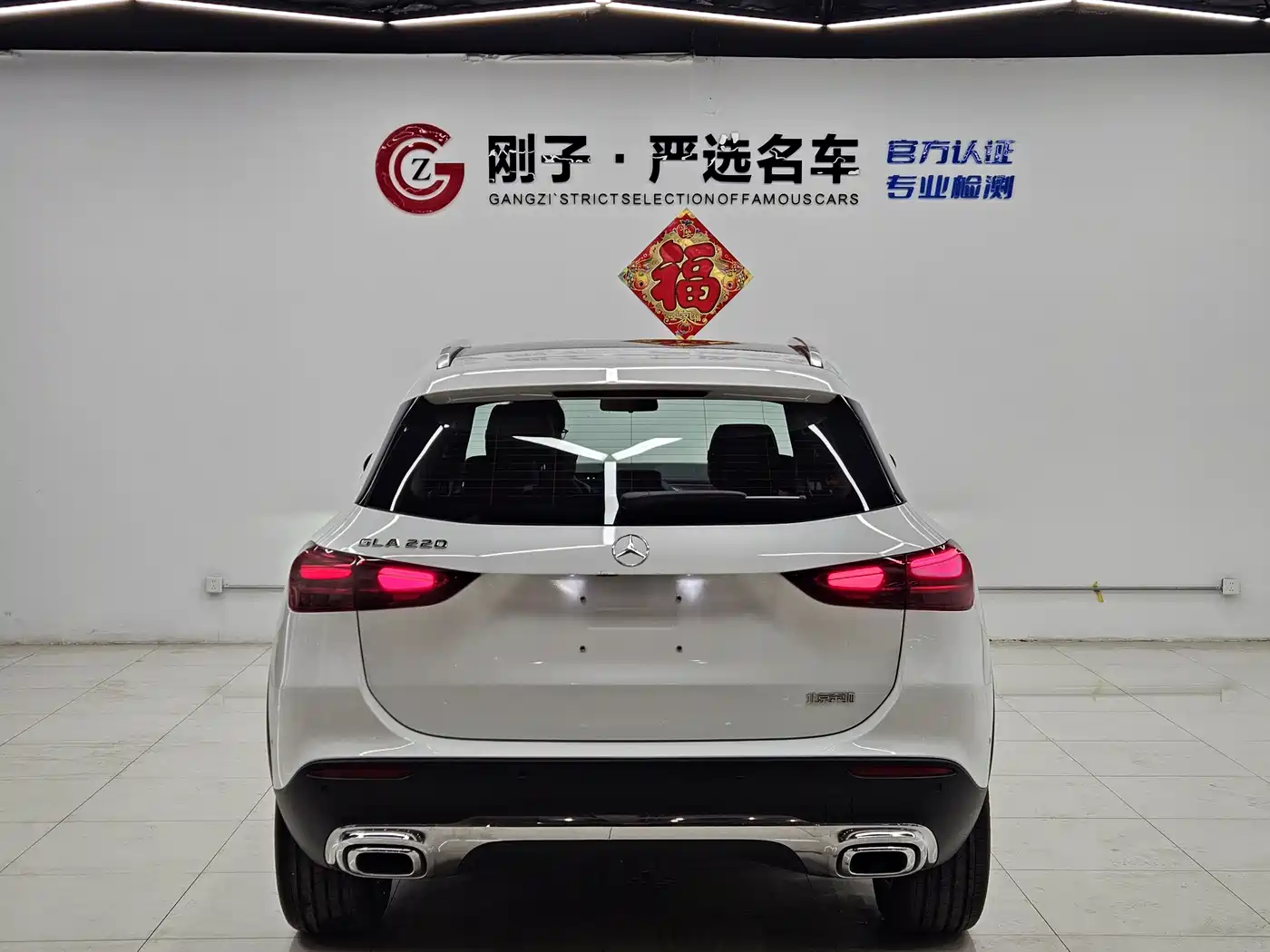 MERCEDES-BENZ GLA