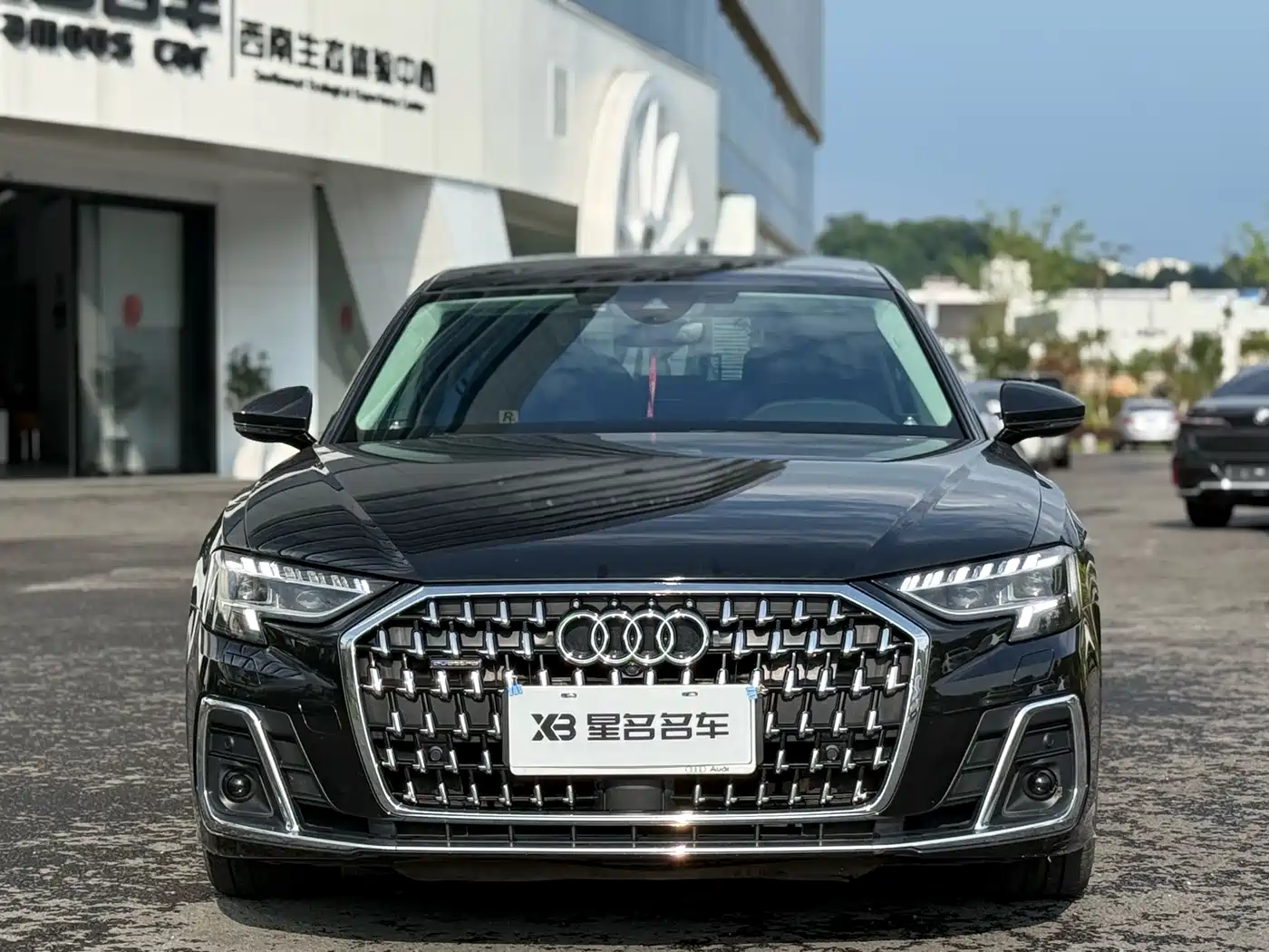 Audi A8 2023 A8L 50 TFSI quattro Premium фото 2