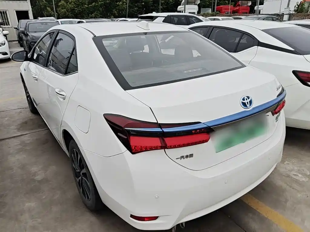 Фото 5 - Toyota Corolla Twin Engine E+