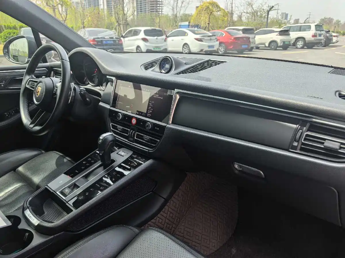 Porsche Macan 2022 Macan 2.0T фото 12