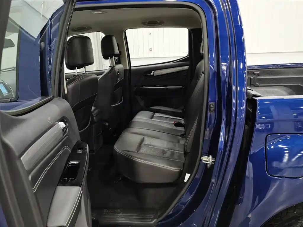 Isuzu D-MAX 2018 3.0T 4WD Automatic Ultra Luxury 4JJ1-TC HI фото 15