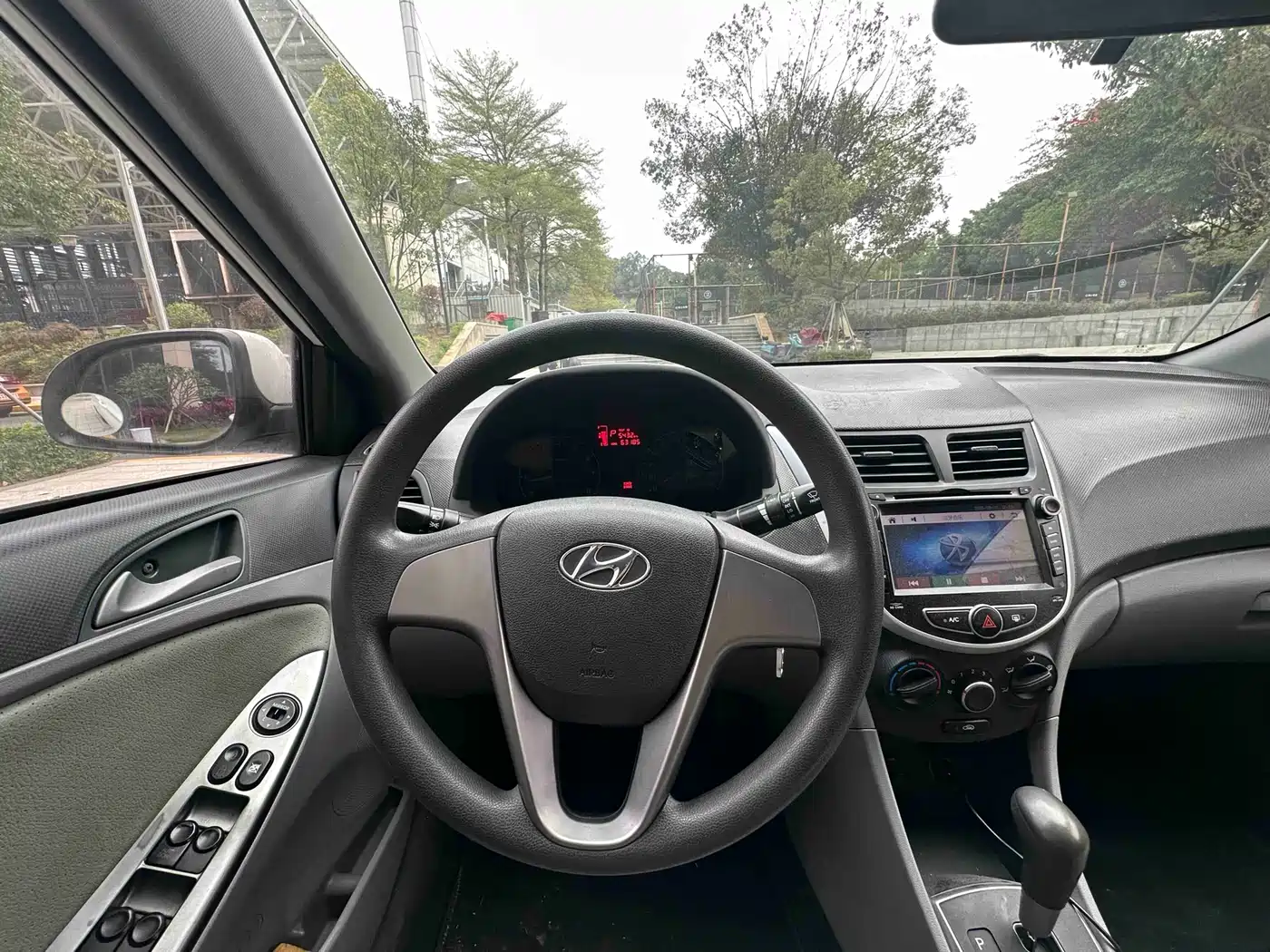 Hyundai Verna 2016 1.4L Automatic Smart GLS фото 12