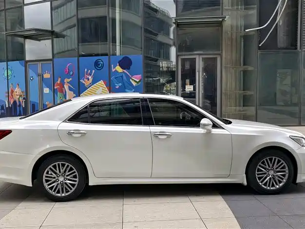 Toyota Crown 2017 2.0T Sport Edition фото 10