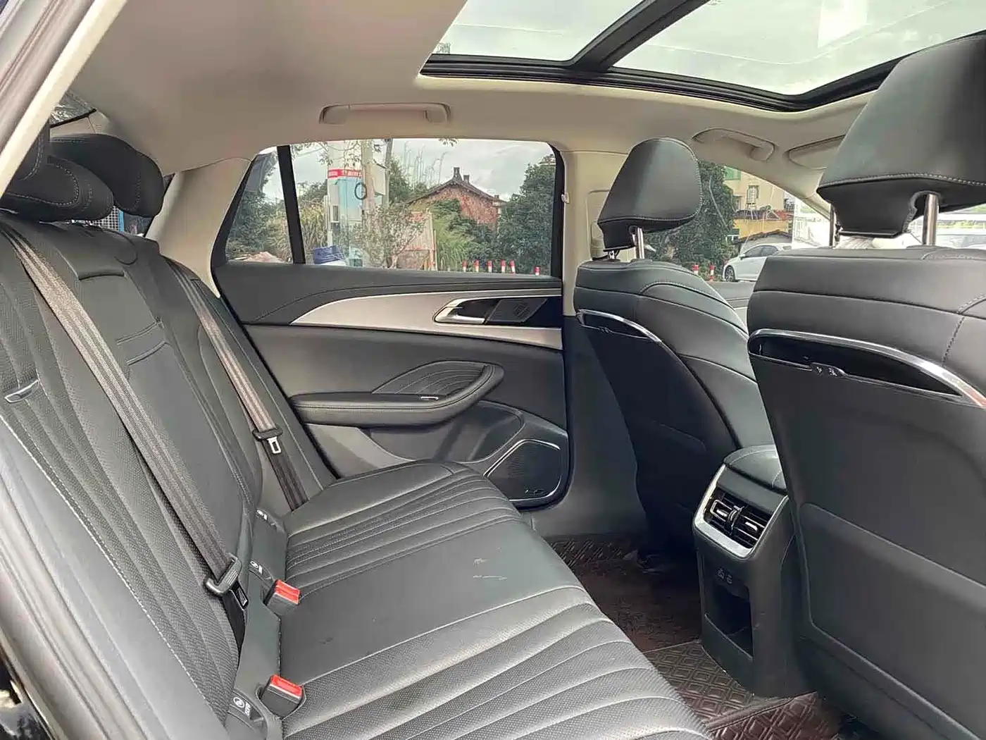 Hongqi H5 2022 Classic 1.5T DCT Flag Rhythm Edition фото 5