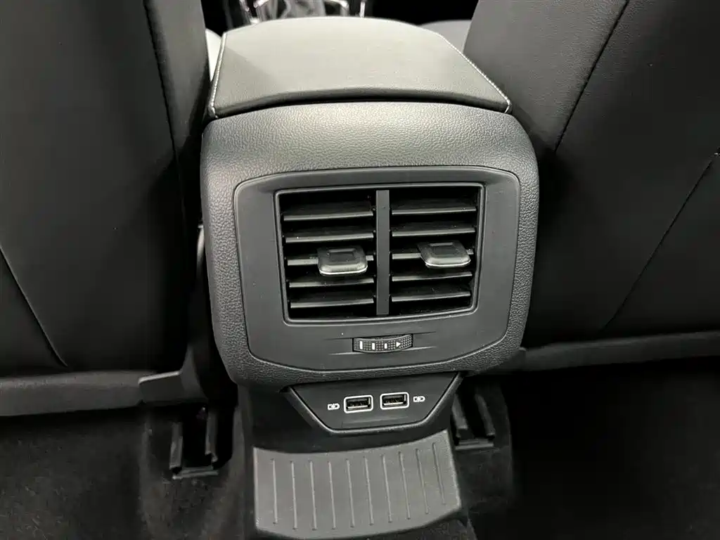 VOLKSWAGEN T ROC EXPLORING SONGS