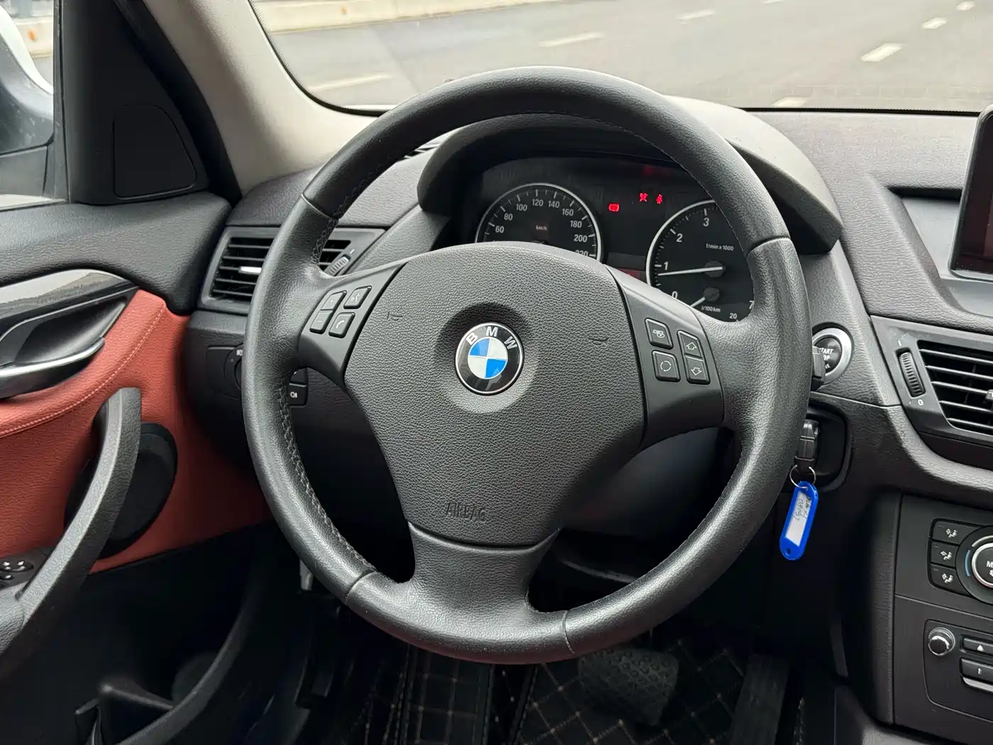 BMW X1 (Import) 2012 sDrive18i Luxury фото 4