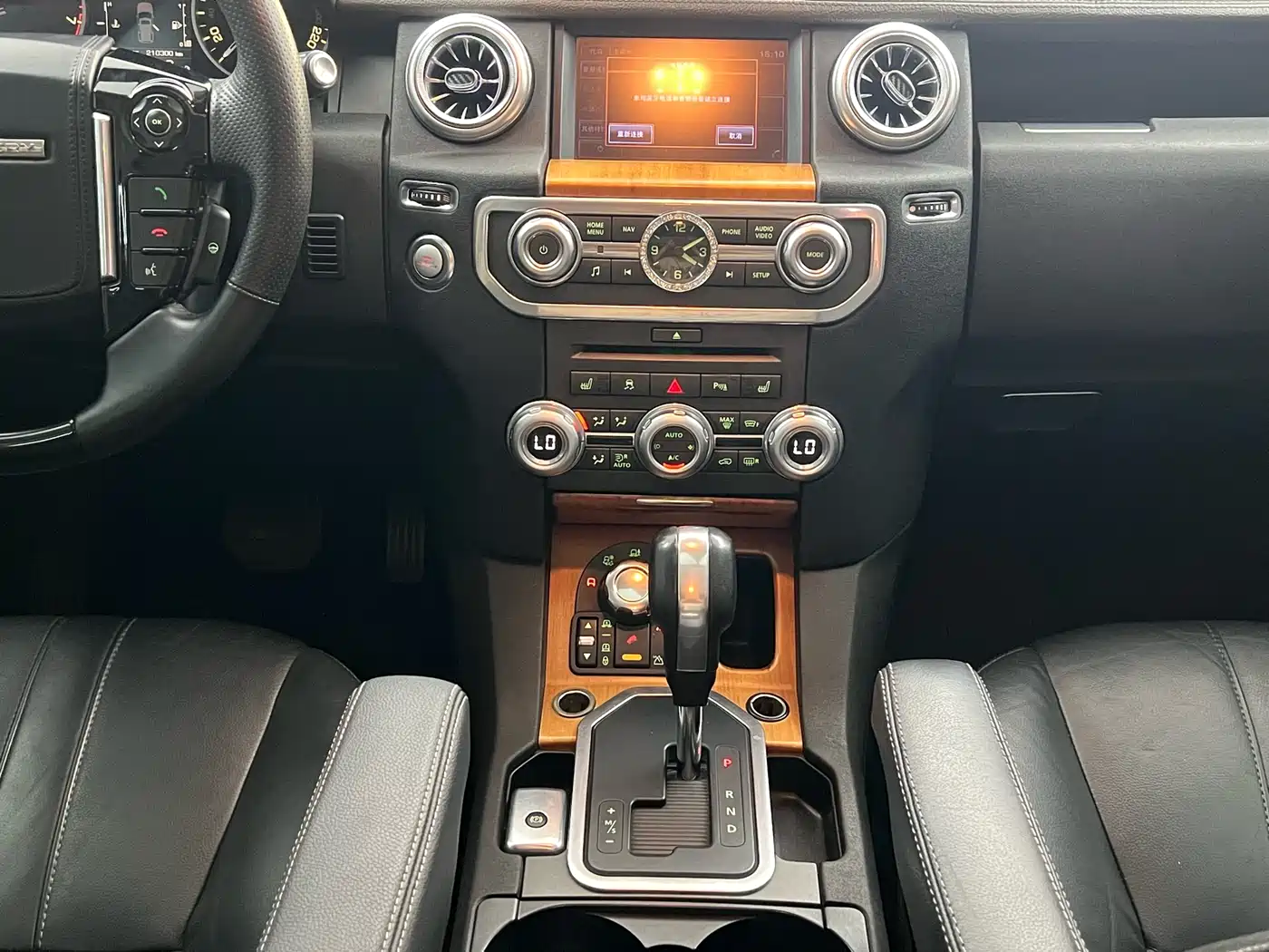 Land Rover Discovery 2012 5.0 V8 HSE фото 28
