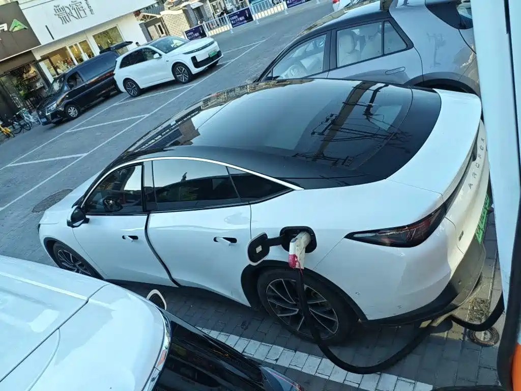 2025 ARCFOX Alpha S5