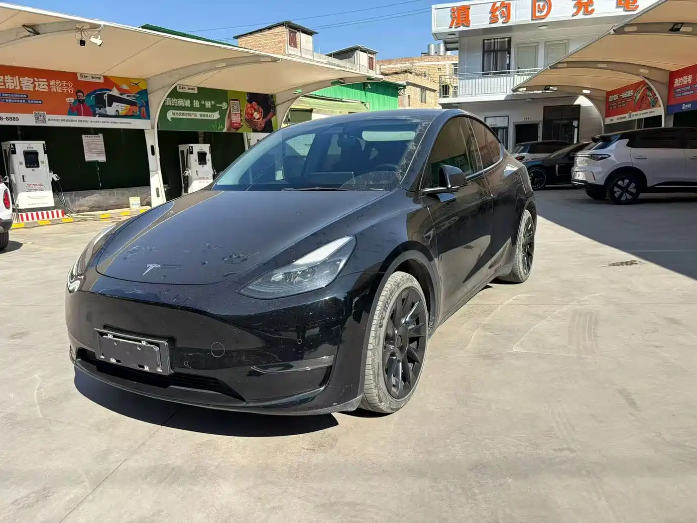 TESLA MODEL Y