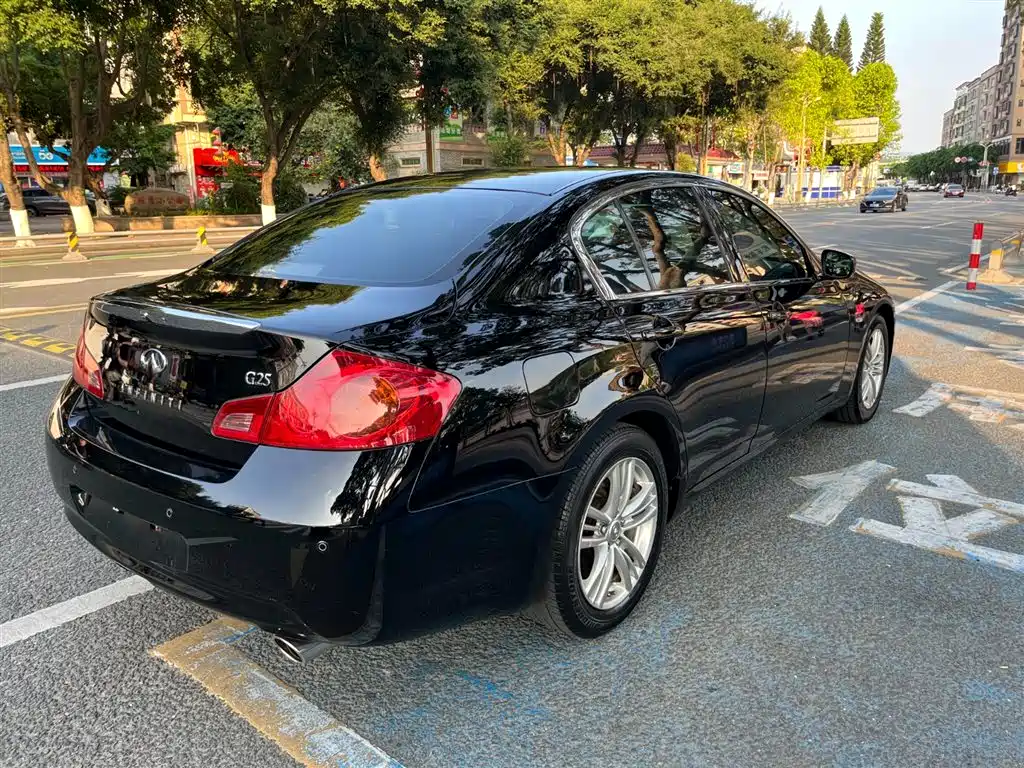 Infiniti G Series 2011 2010 Model G25 Sedan Luxury Sport Edition