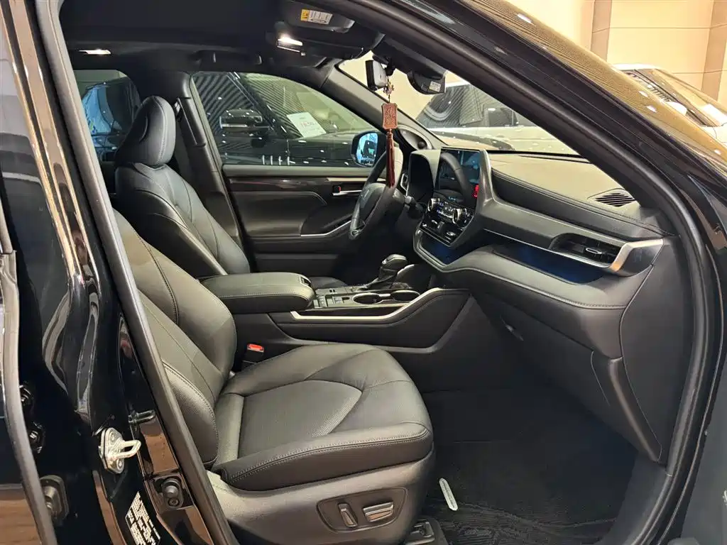 Toyota Crown Kluger 2022 2.5L HEV 4WD Flagship Edition фото 17