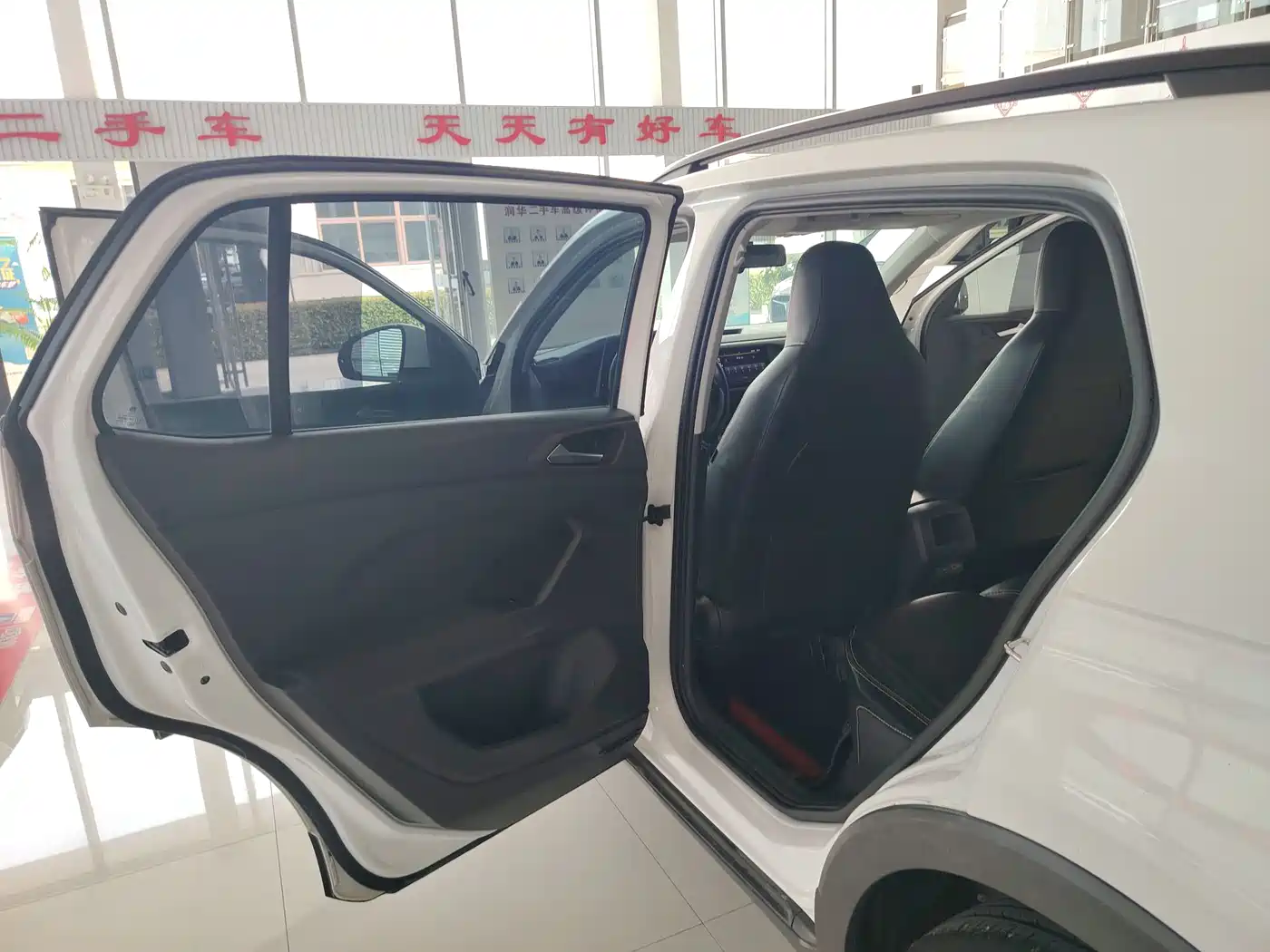 Фото 5 - Volkswagen T-Cross