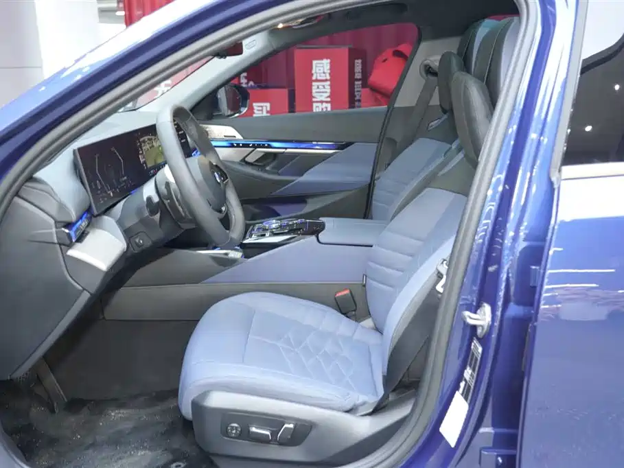 BMW 5 Series 2024 530Li Premium Luxury Package фото 18