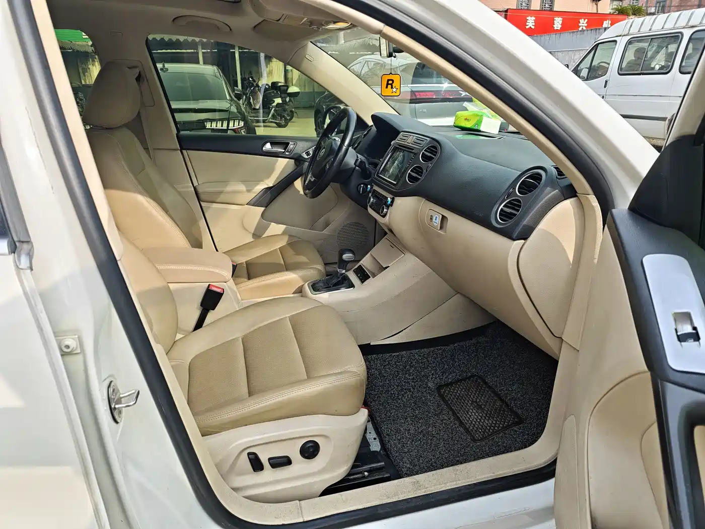 Volkswagen Tiguan 2010 1.8TSI Automatic 4WD Elite фото 5